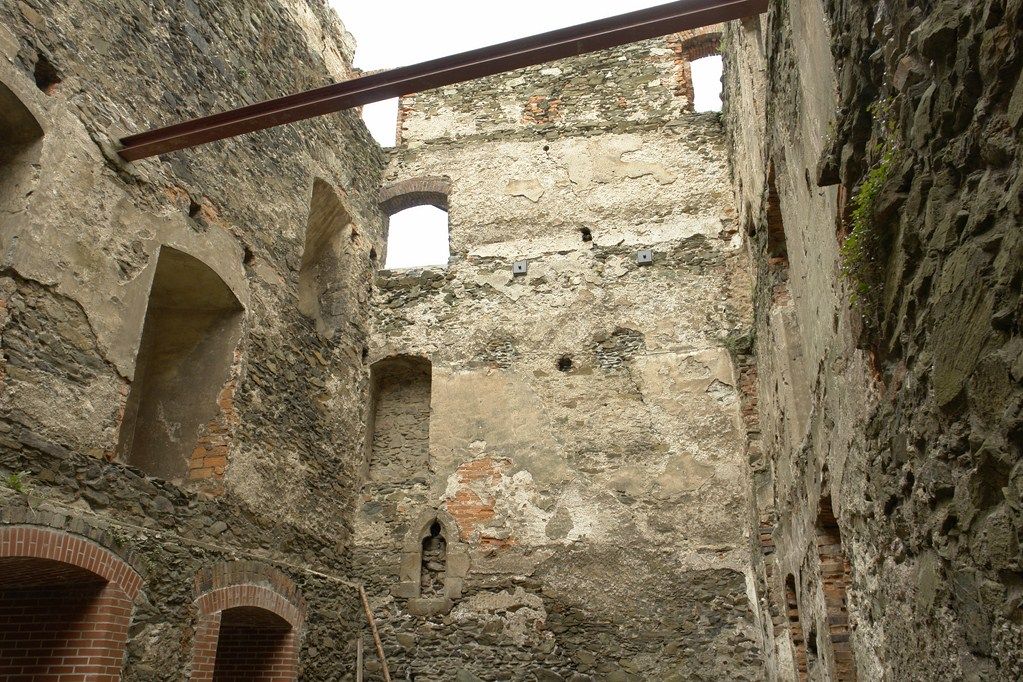 zamek bolkow 240